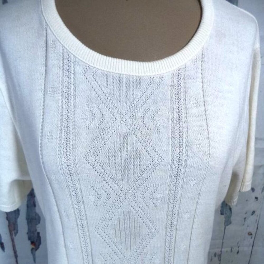 Short sleeve white sweater